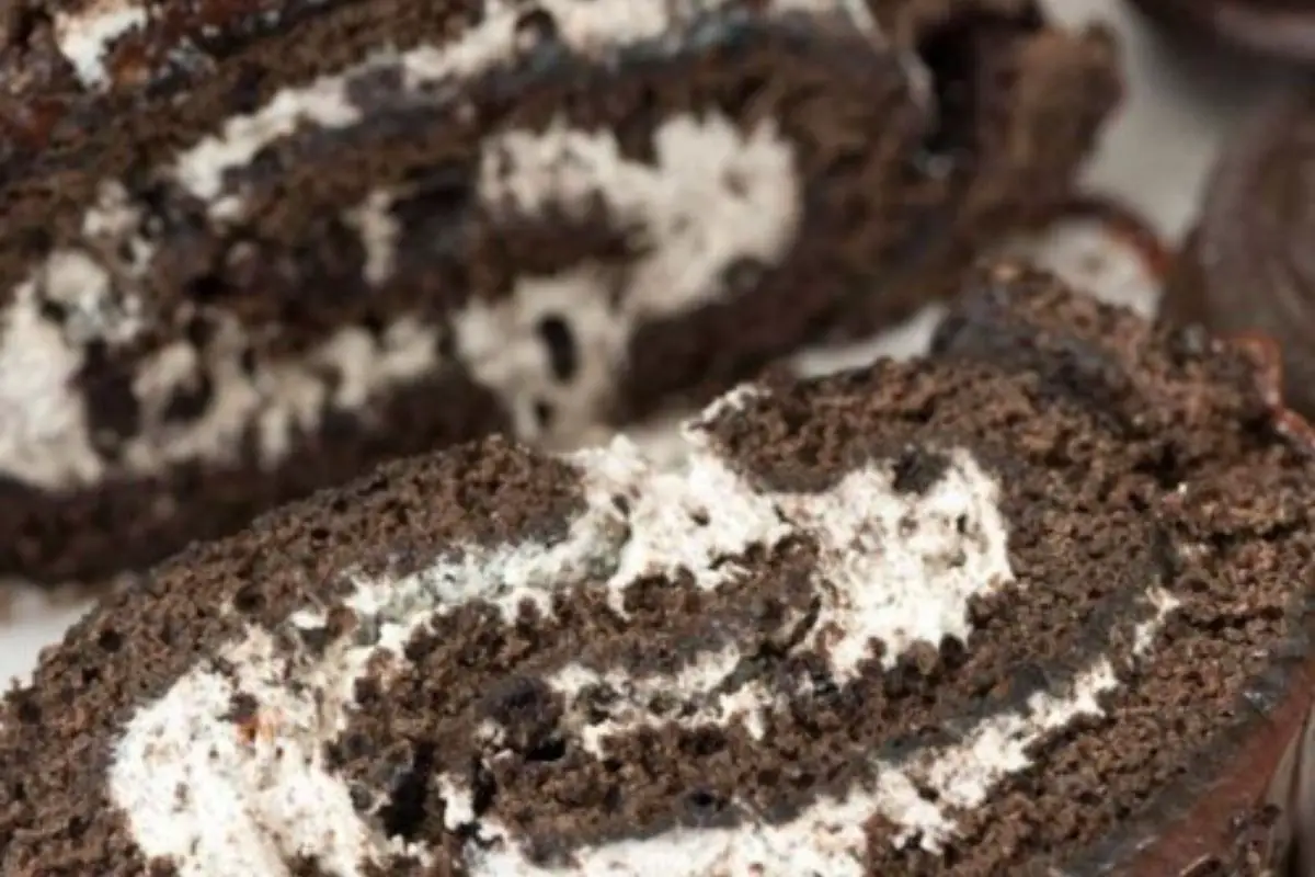 Cookies And Cream Oreo Cake Roll