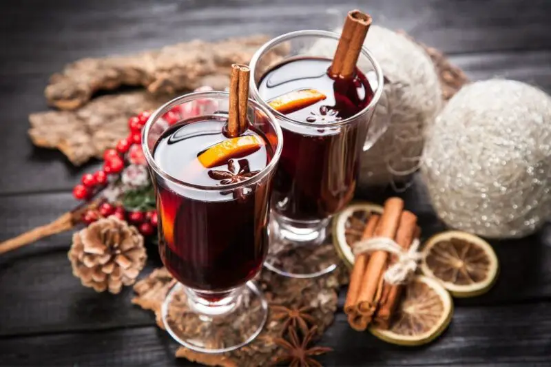 15 Festive Holiday Drink Recipes Your Friends Will Love Mulled Wine