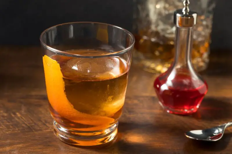 15 Best Whiskey Drink Recipes That'll Tingle Your Taste Buds Vieux Carre