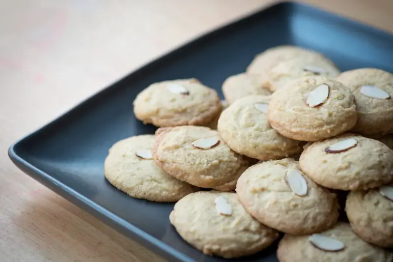 15 Tasty Asian Dessert Recipes Chinese Almond Cookies